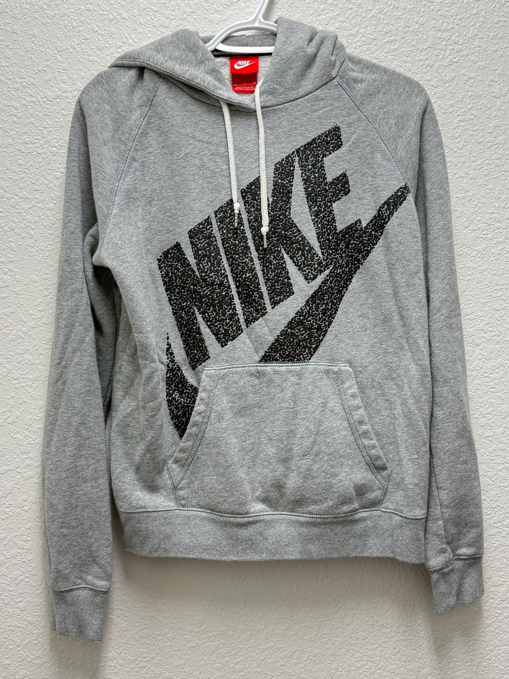 Nike Light Gray Pullover Hoodie Big Logo Hooded Sweatshirt Adult Size Medium